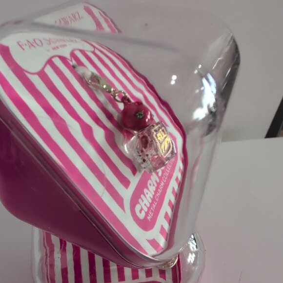 Lot Of 4 NWT FAO Schwarz New York Charm Squad Metal Charm Collection - Picture 4 of 5